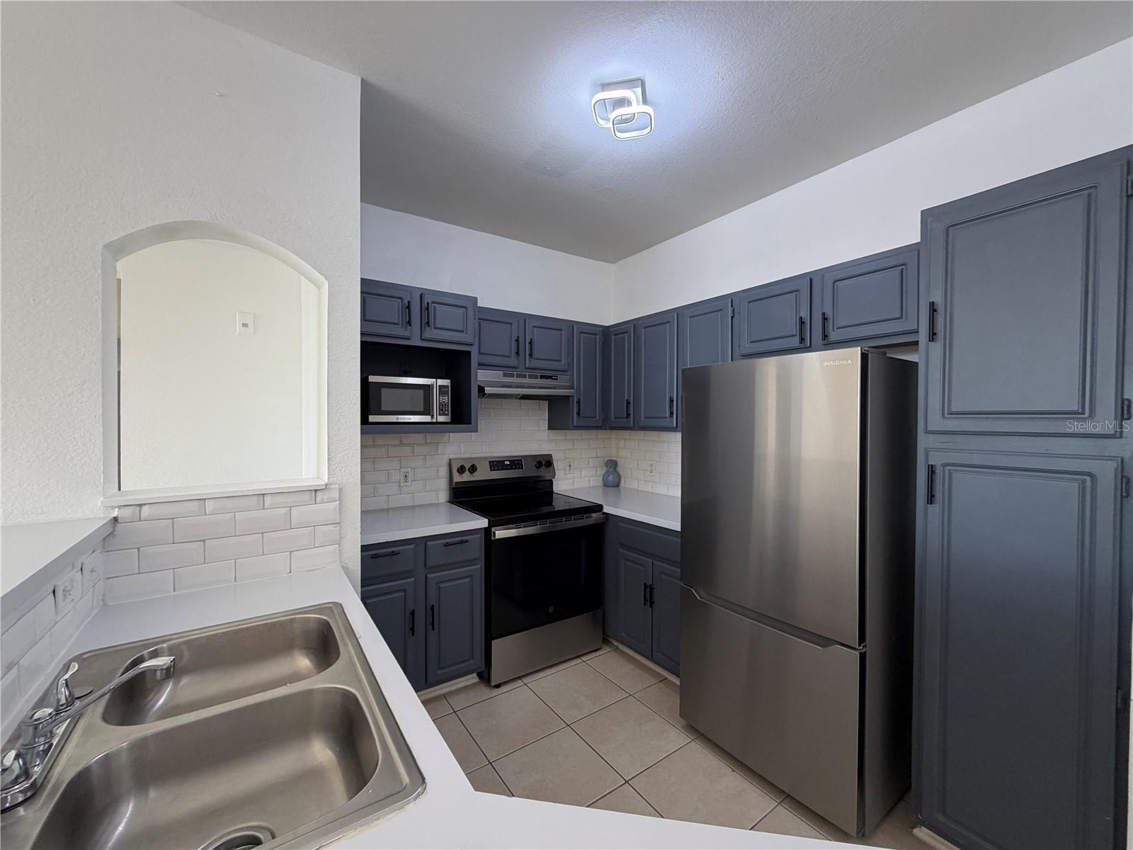 3315 Parkchester Square Blvd #301 Property Photo 3