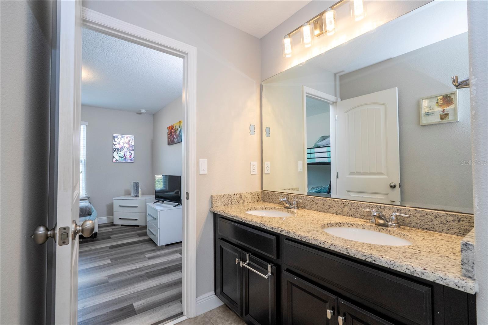 5251 Wildwood Way Property Photo 32