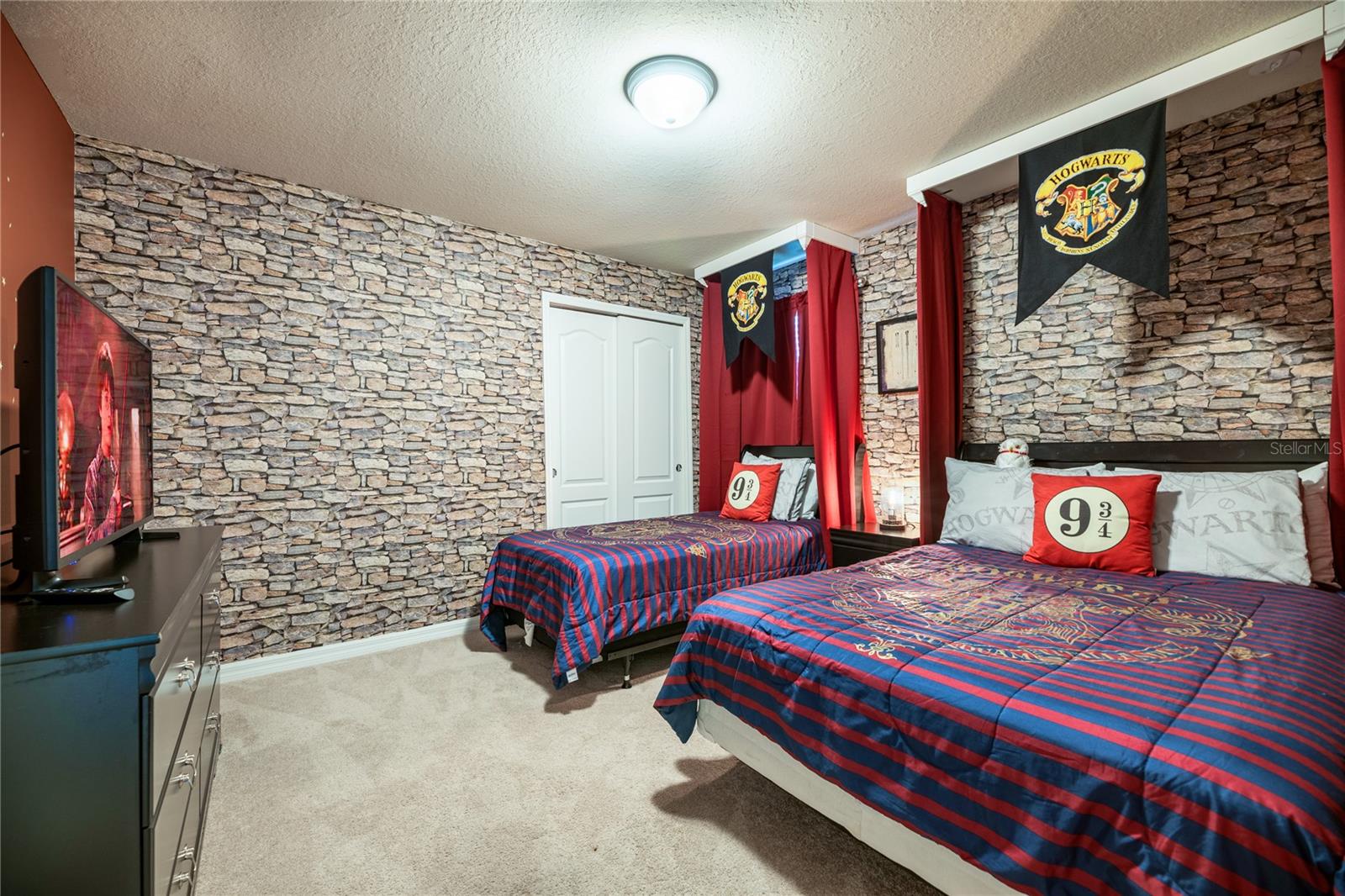 8900 Prague Way Property Photo 25