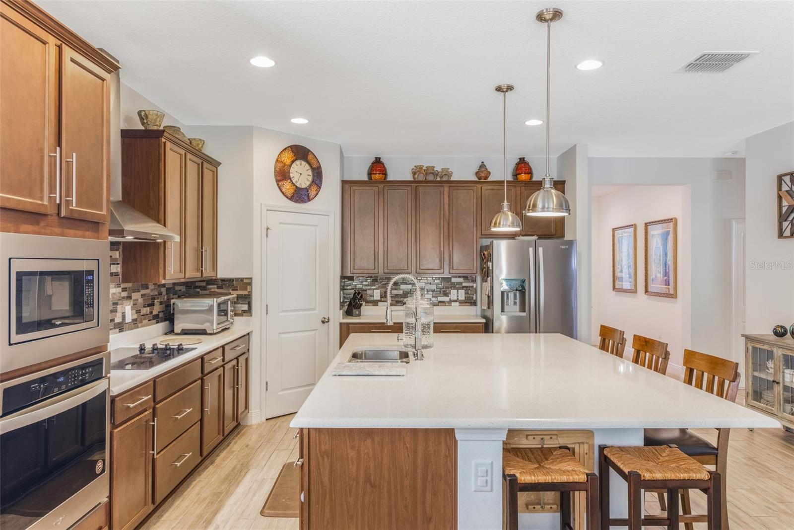 758 Porter Rye Ave Property Photo 9