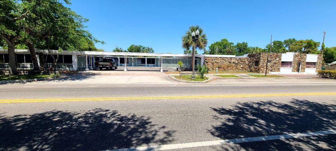421 E KENNEDY BLVD