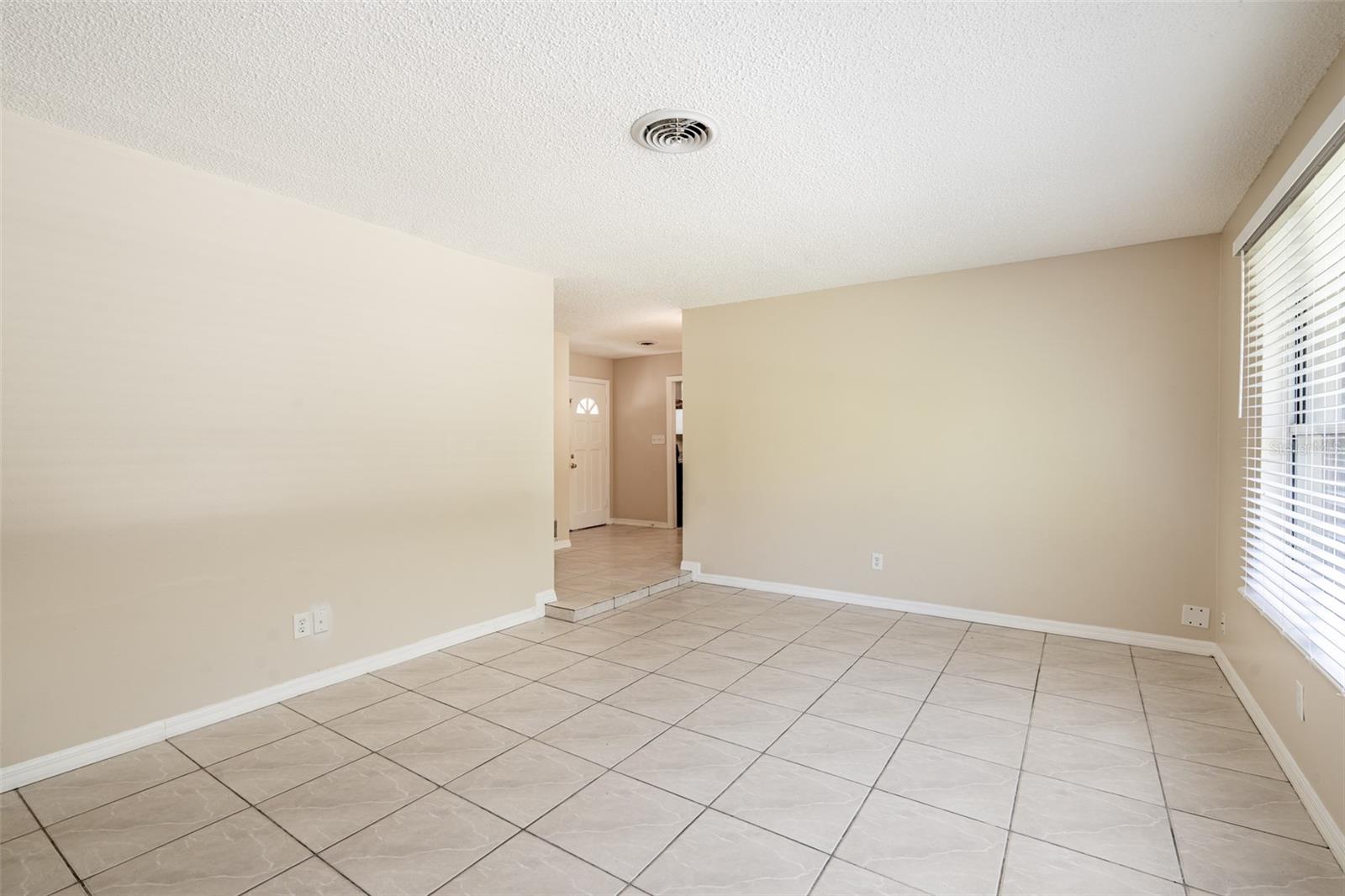 806 Highland Dr Property Photo 4
