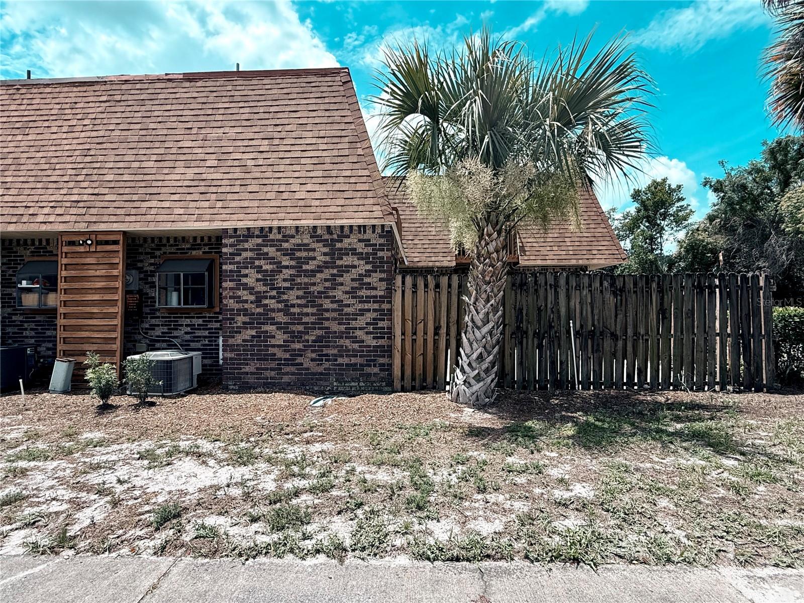202 Terrace Ct Property Photo 4