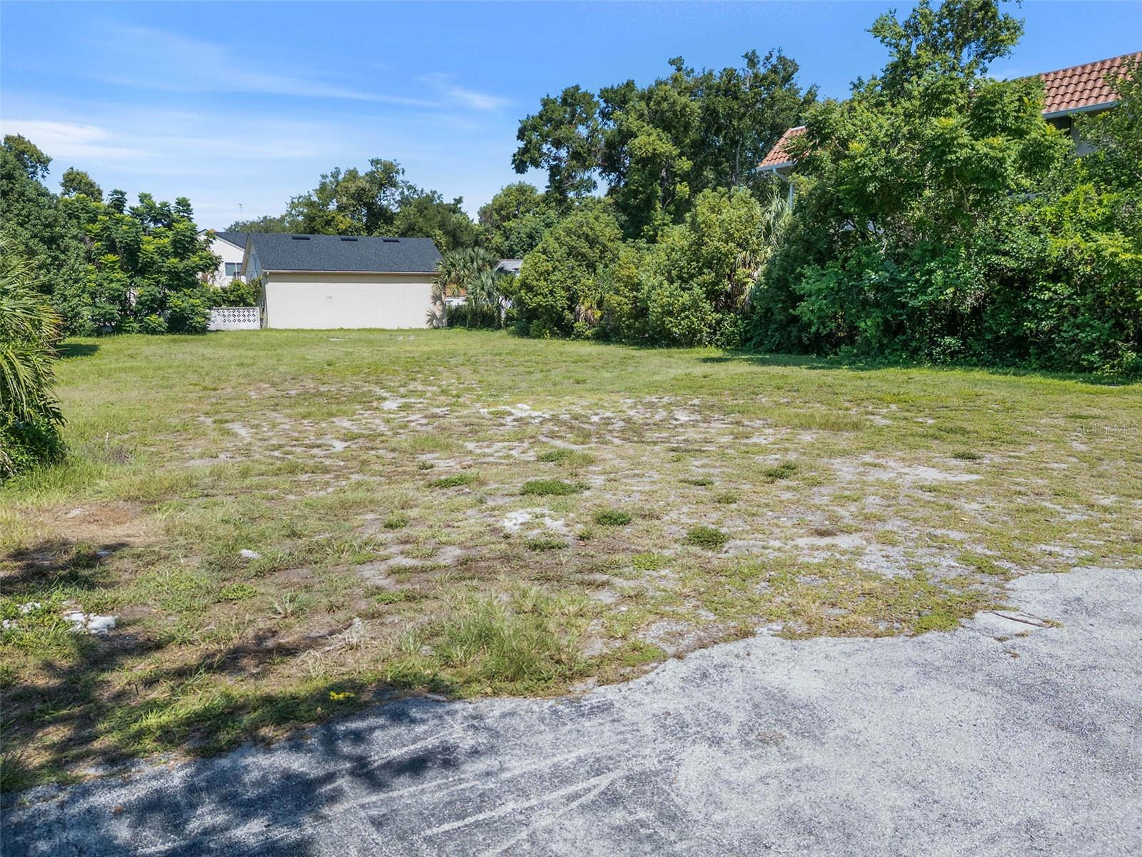 503 N Interlachen Ave Property Photo 3