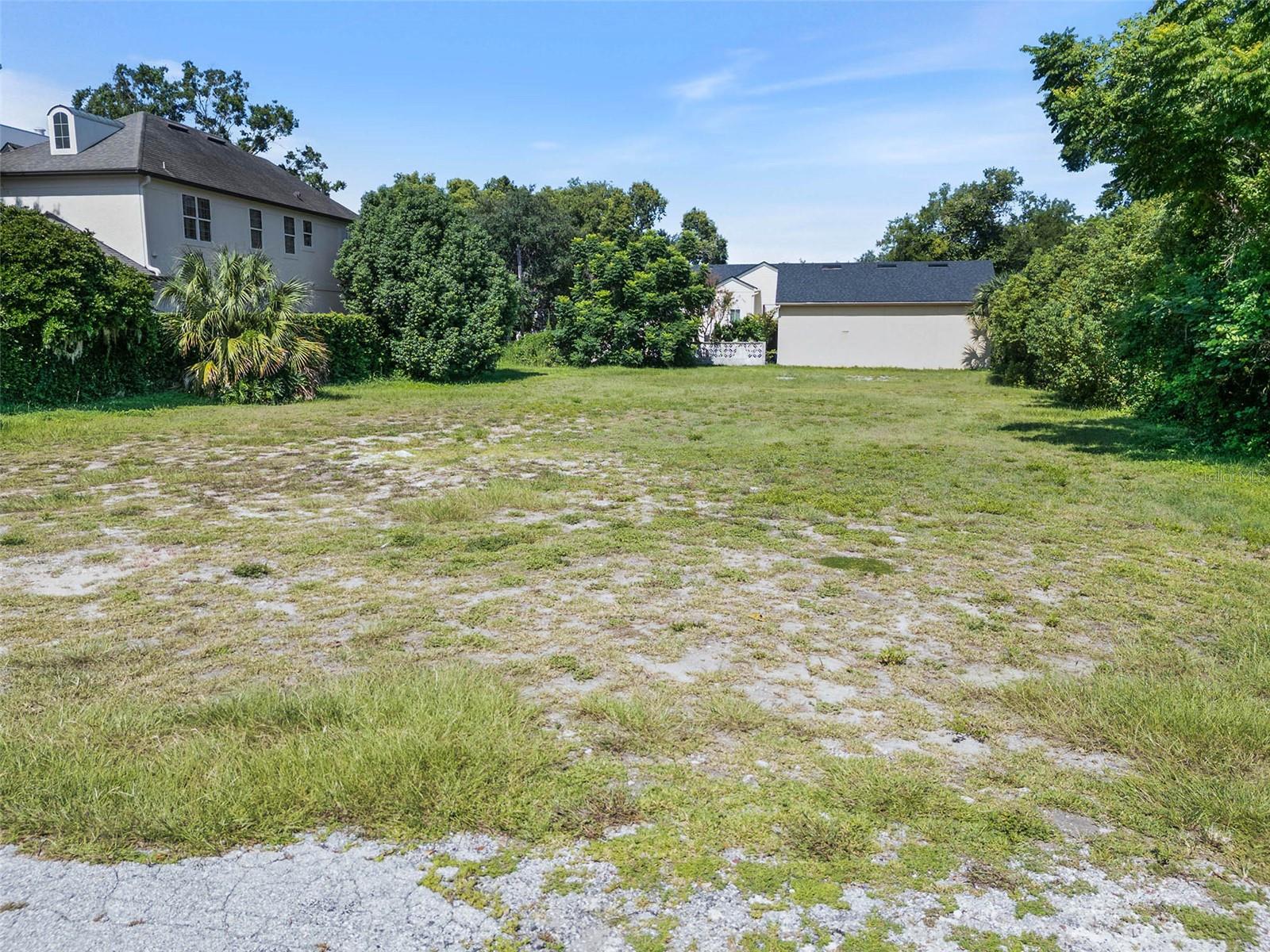 503 N Interlachen Ave Property Photo 4