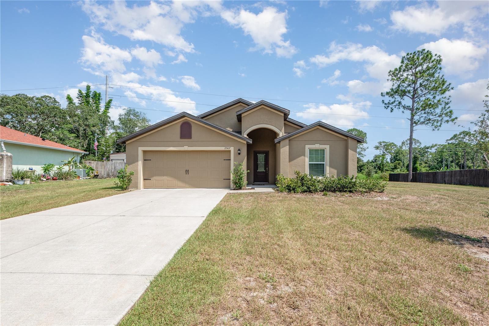 2507 Whitehorse St Property Photo 1