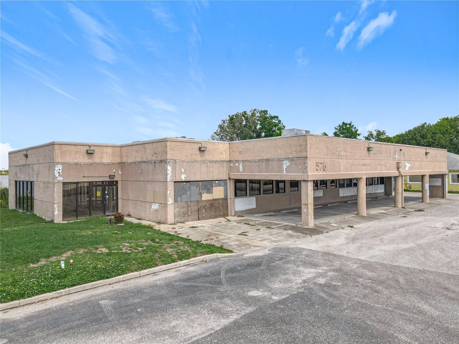 576 N Semoran Blvd Property Photo 1