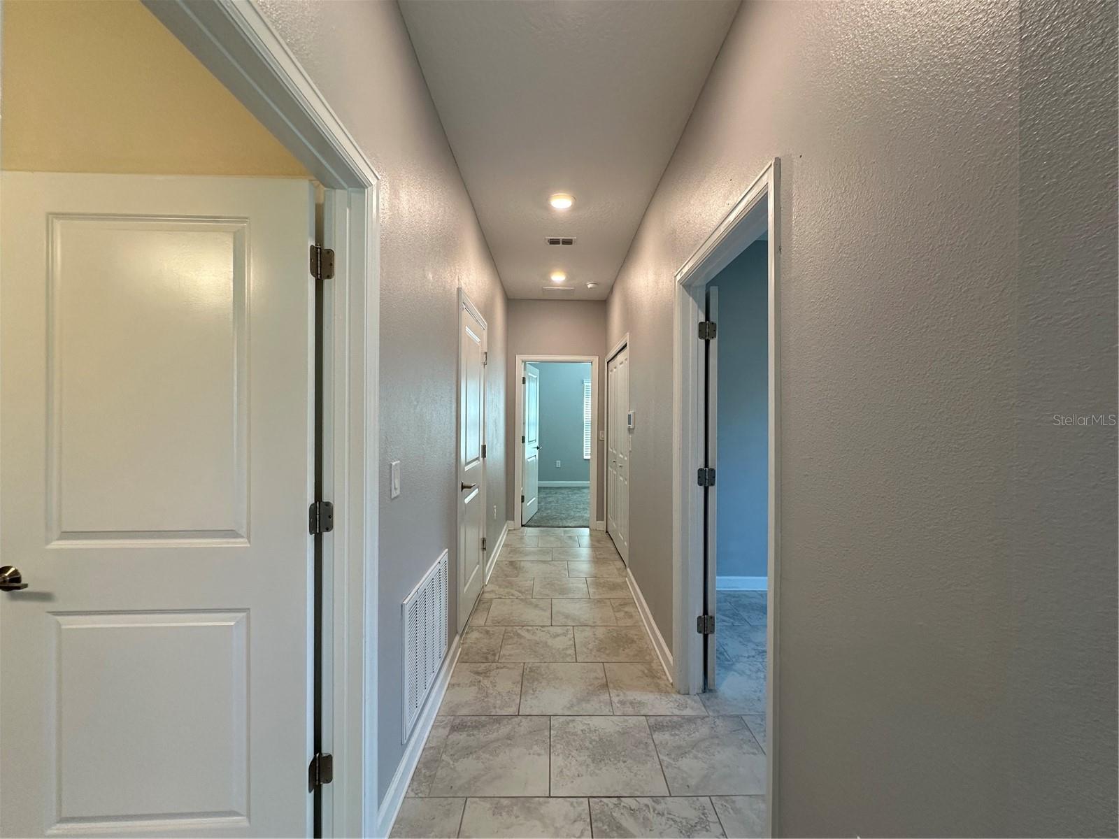 1068 Quaker Ridge Ln Property Photo 16