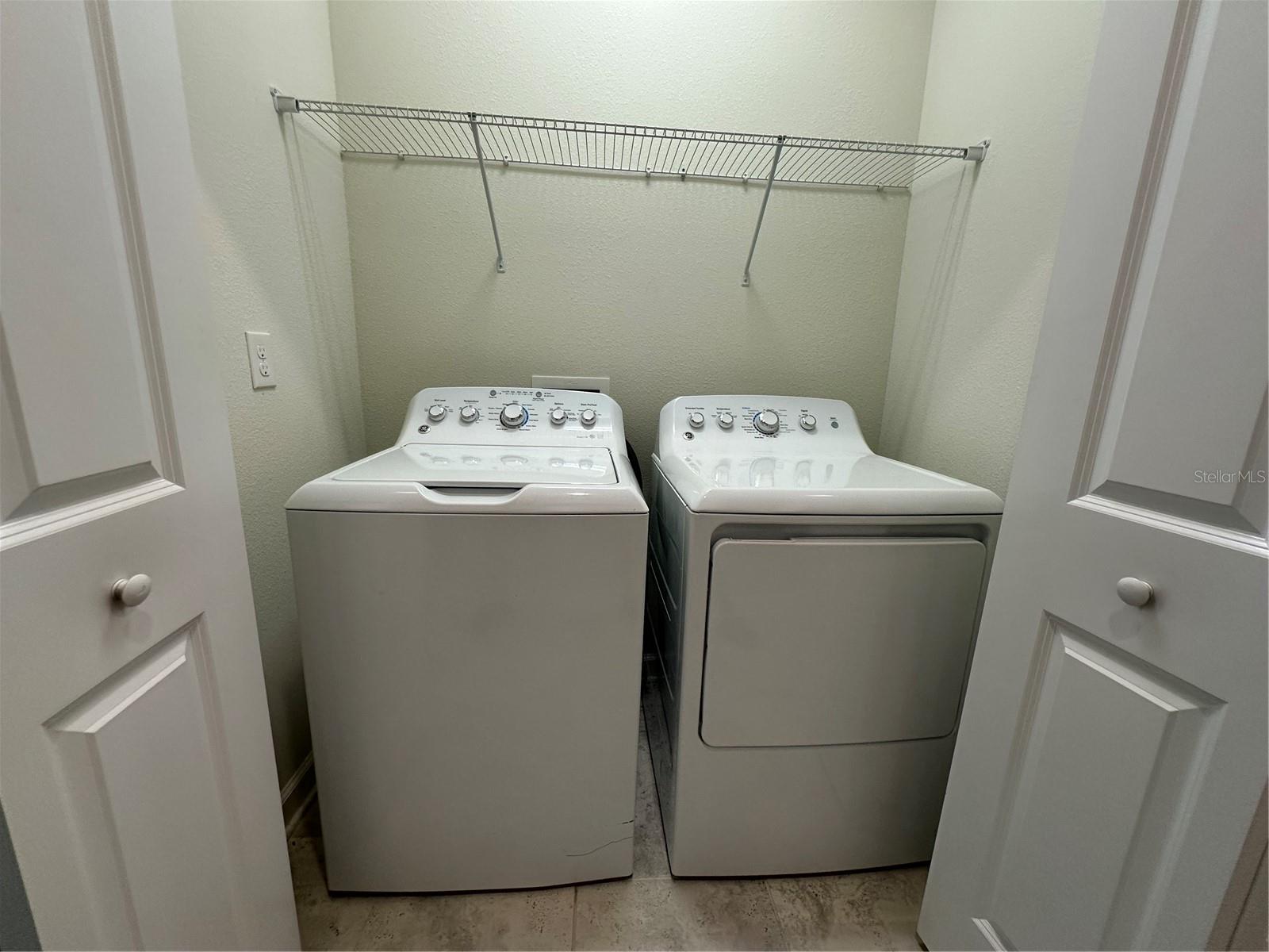 1068 Quaker Ridge Ln Property Photo 17