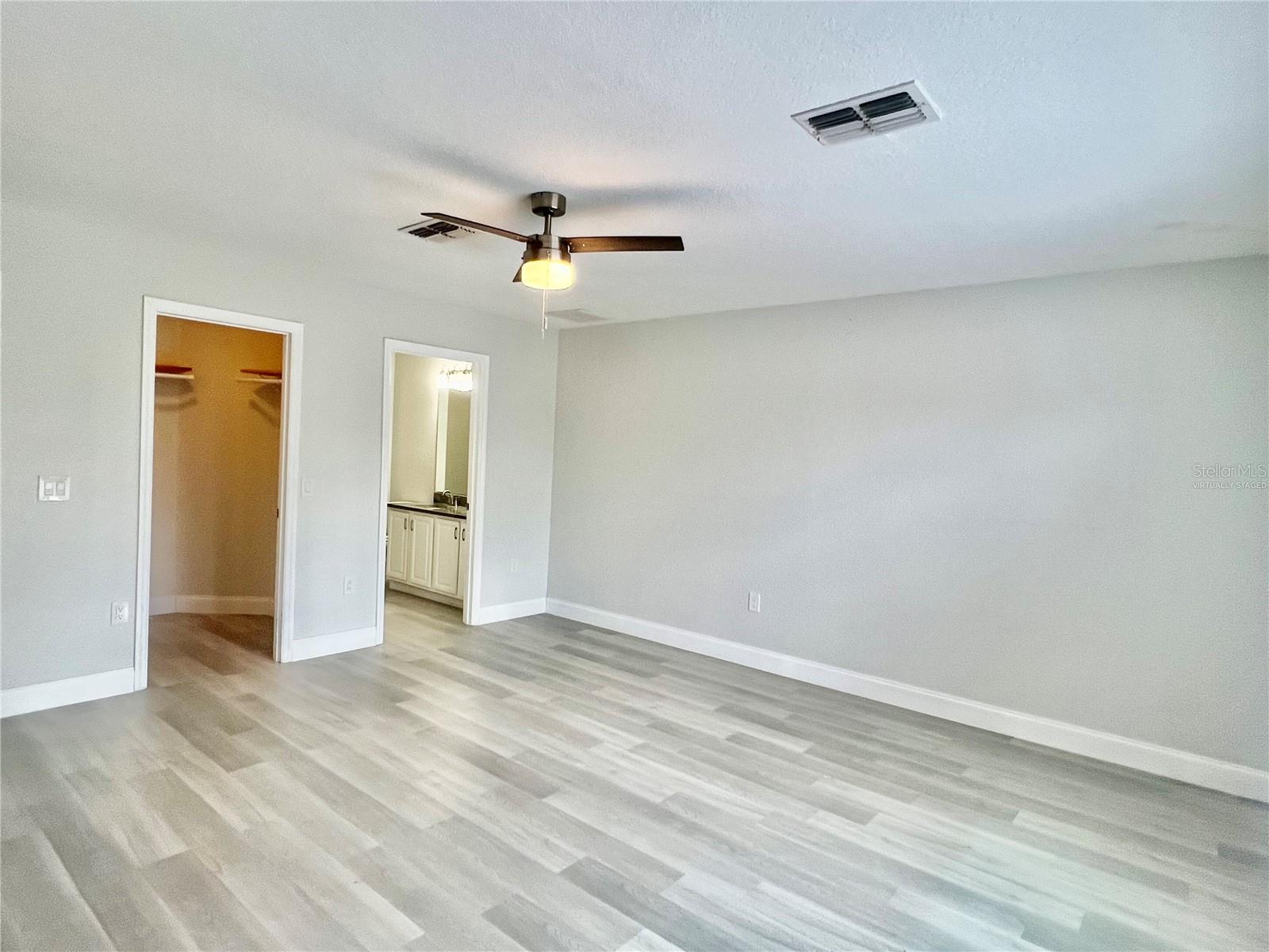 12368 Killian St Property Photo 13