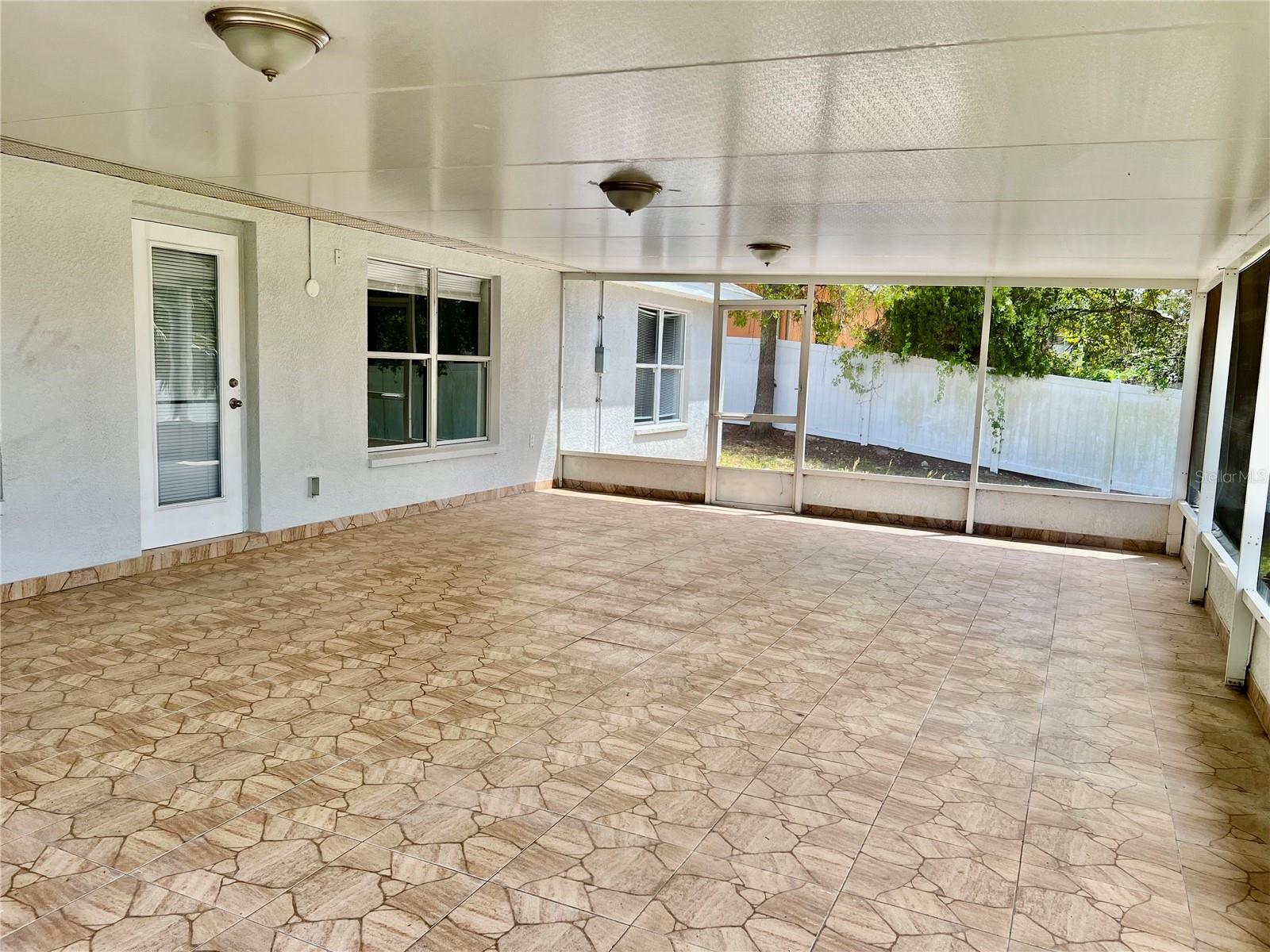 12368 Killian St Property Photo 21