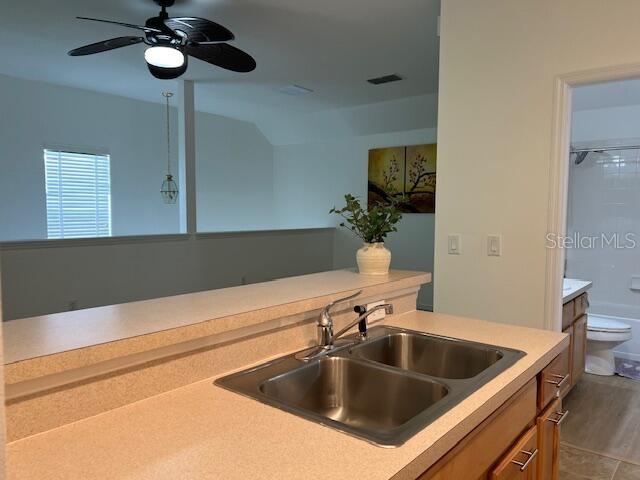 947 Spring Park Loop #apt B Property Photo 9