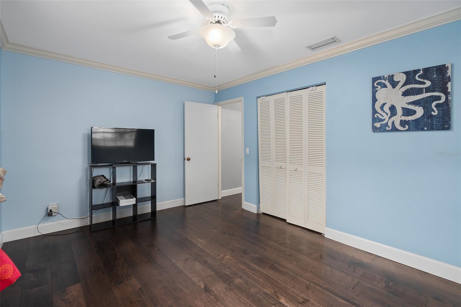 744 Cornwall Rd Property Photo 13