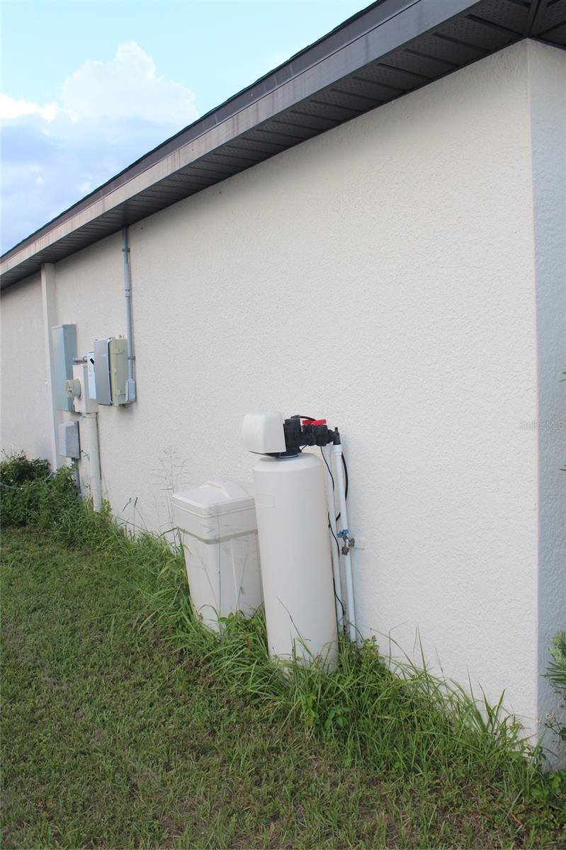 1733 Canaan Loop Property Photo 4