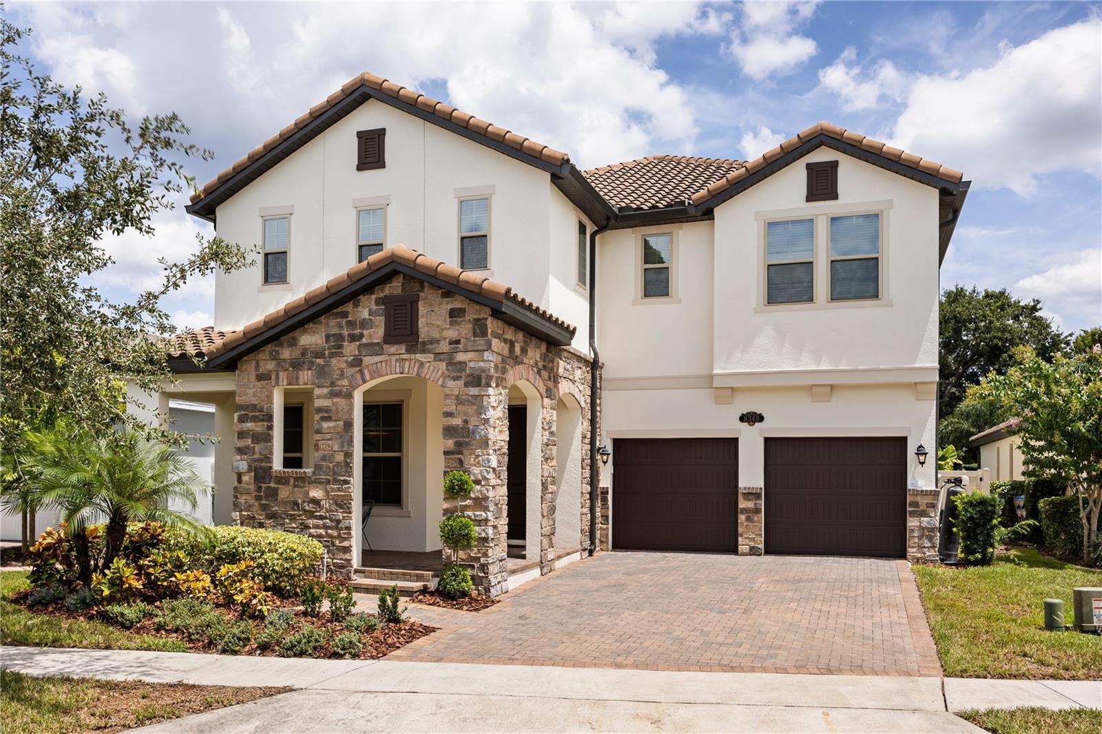 8349 VIVARO ISLE WAY