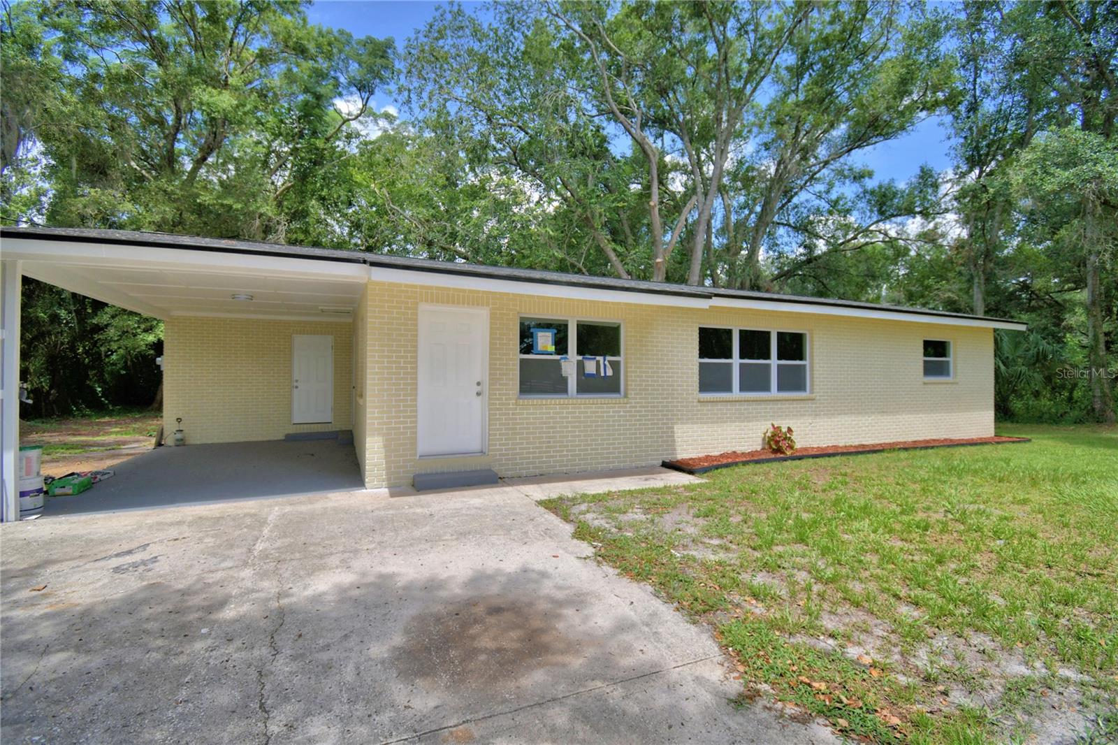 902 Palmer Rd Property Photo 1