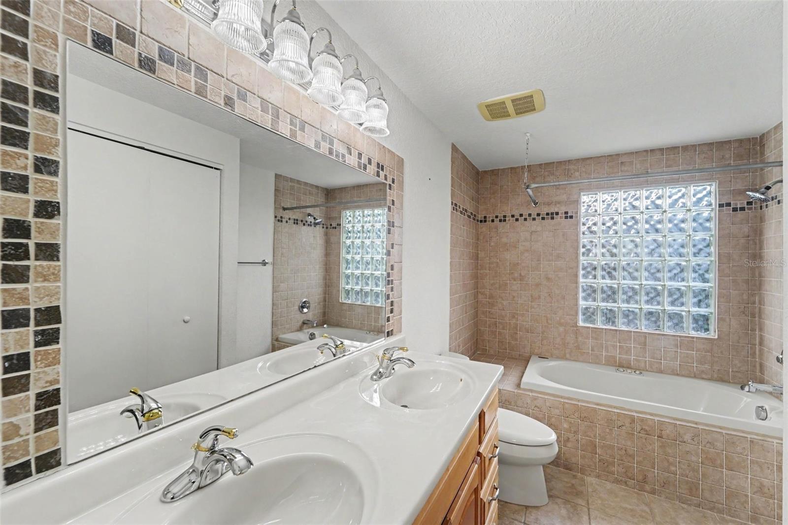 2057 Brent Pl Property Photo 18