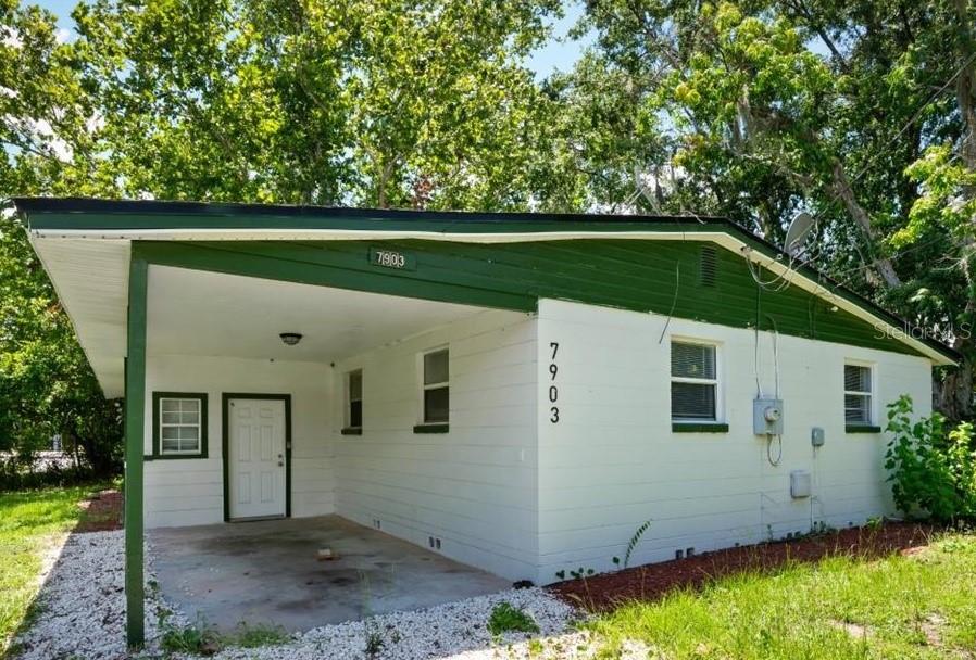 7903 New Kings Rd Property Photo 1