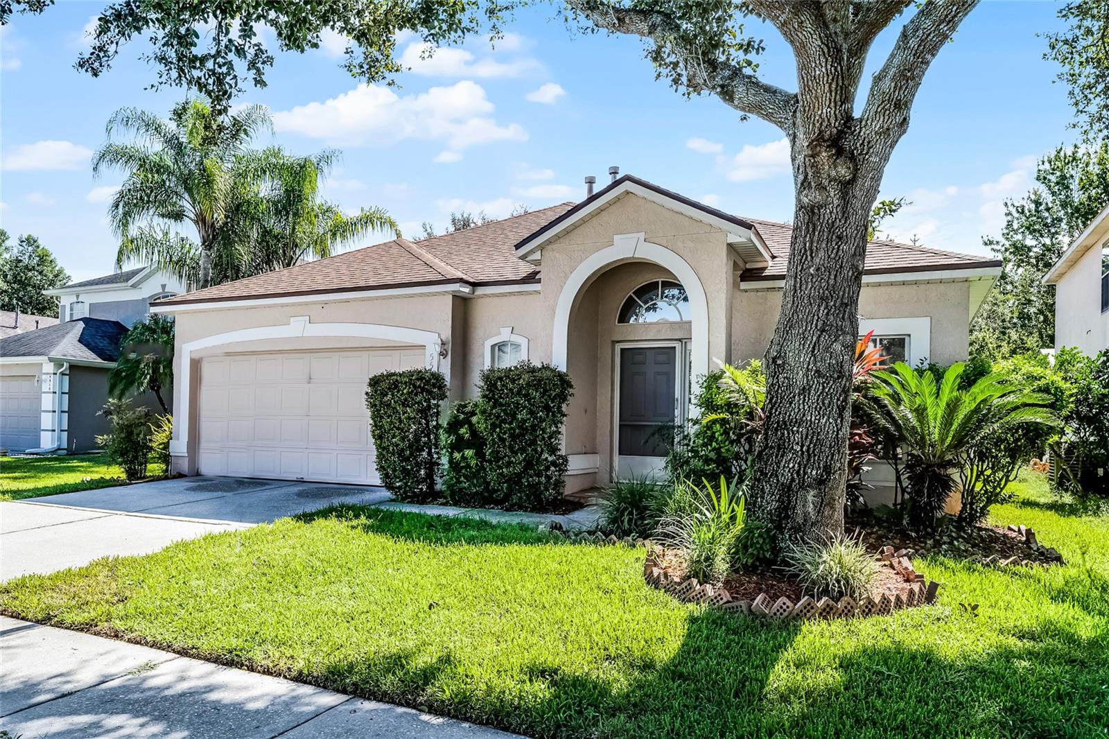 5506 Ligustrum Loop Property Photo 1