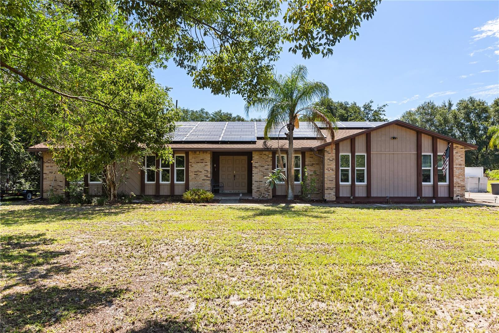 579 W Kingway Dr Property Photo 1