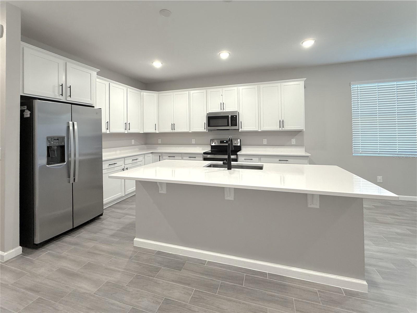 10157 Spring Lake Dr Property Photo 4