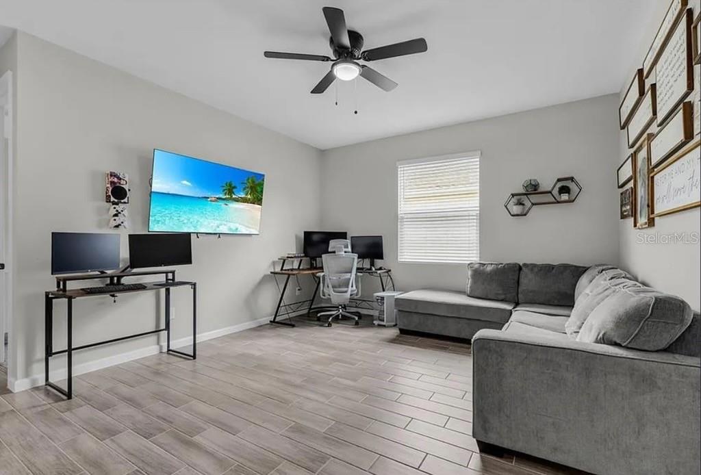 10157 Spring Lake Dr Property Photo 8
