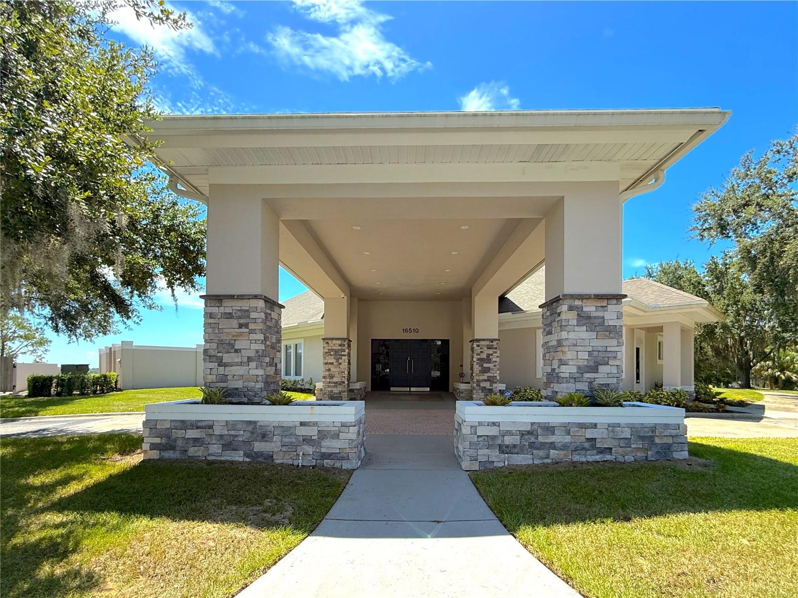 10157 Spring Lake Dr Property Photo 18