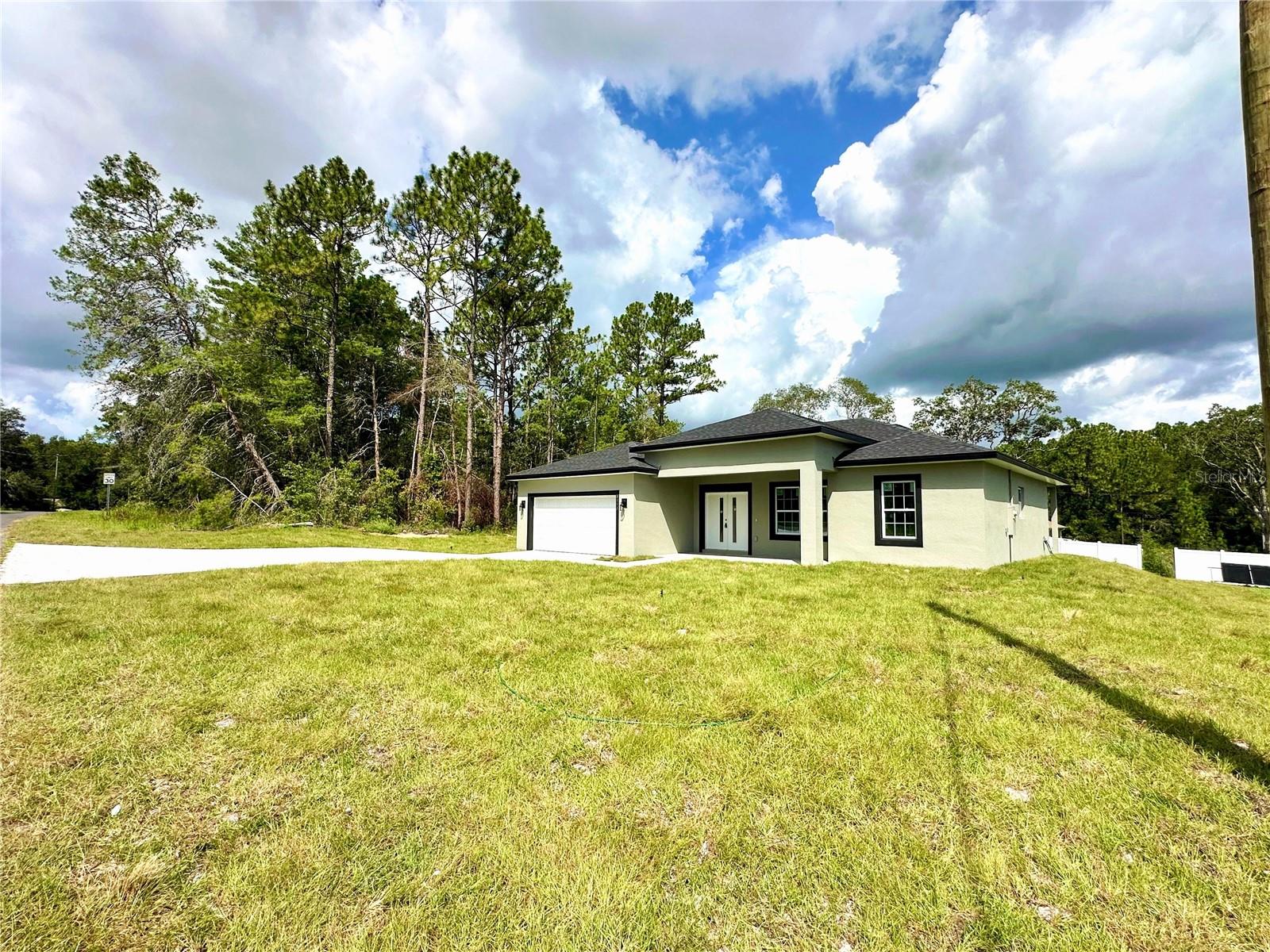 8010 N Pocono Dr Property Photo 4
