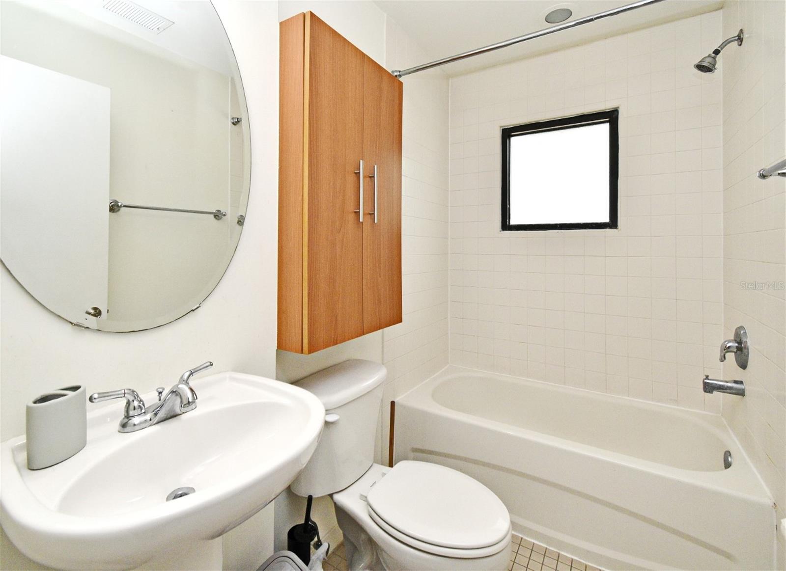 460 E Jackson St #5 Property Photo 8