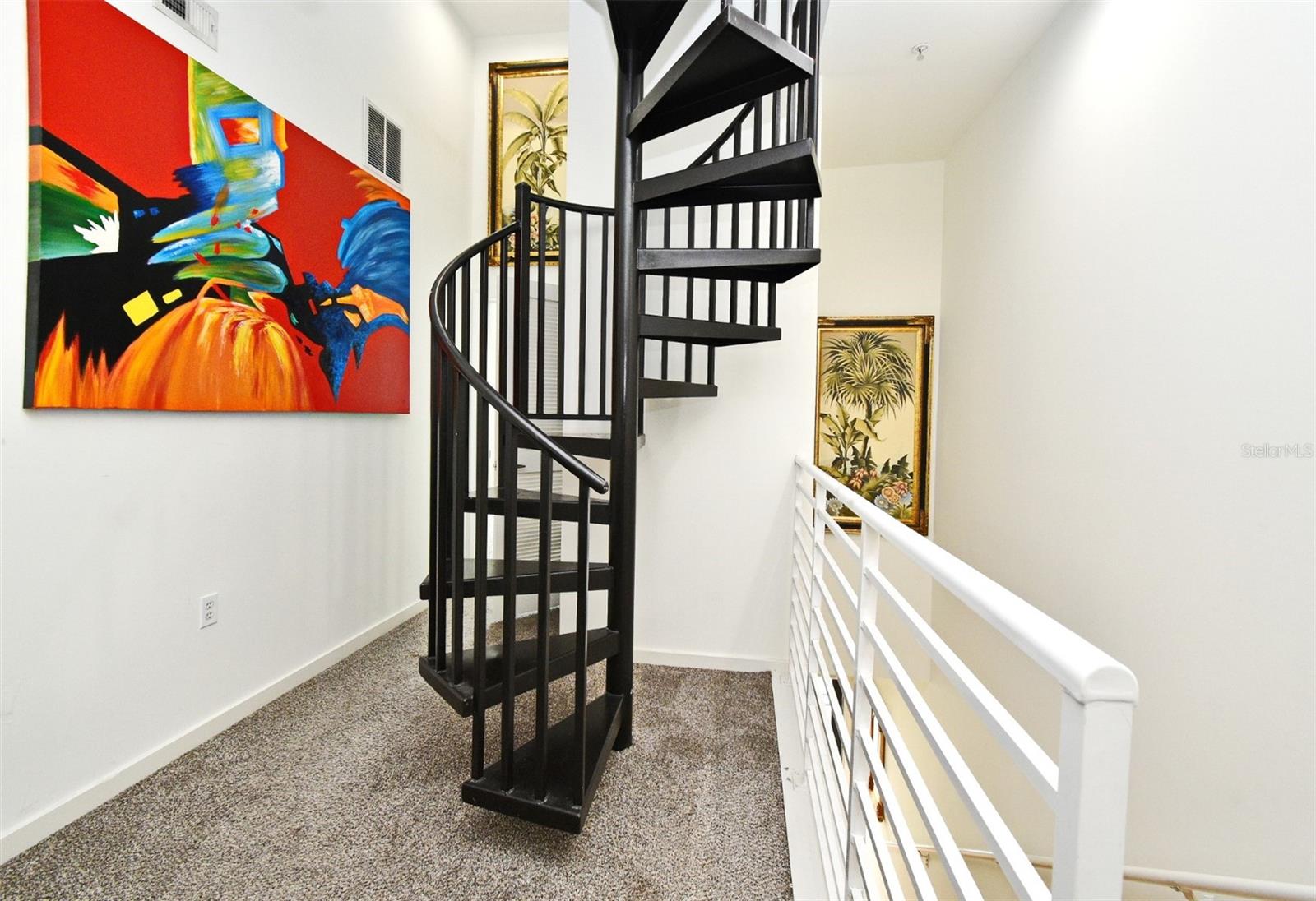 460 E Jackson St #5 Property Photo 9