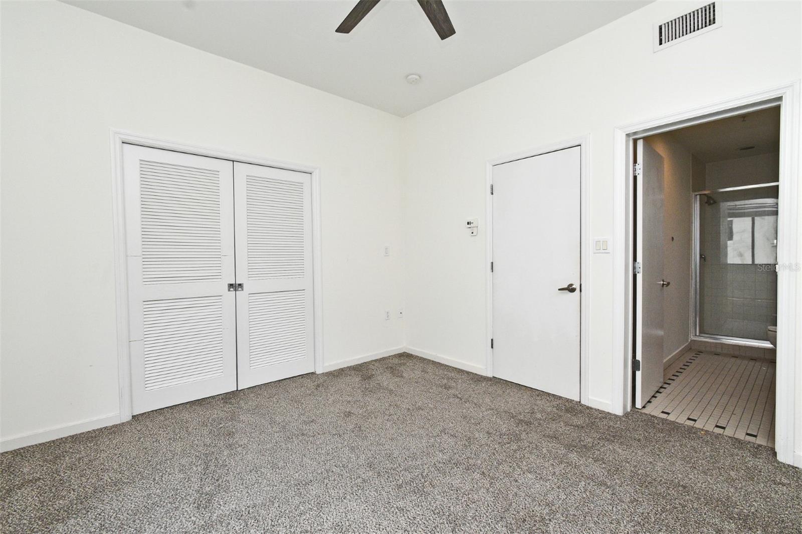 460 E Jackson St #5 Property Photo 12