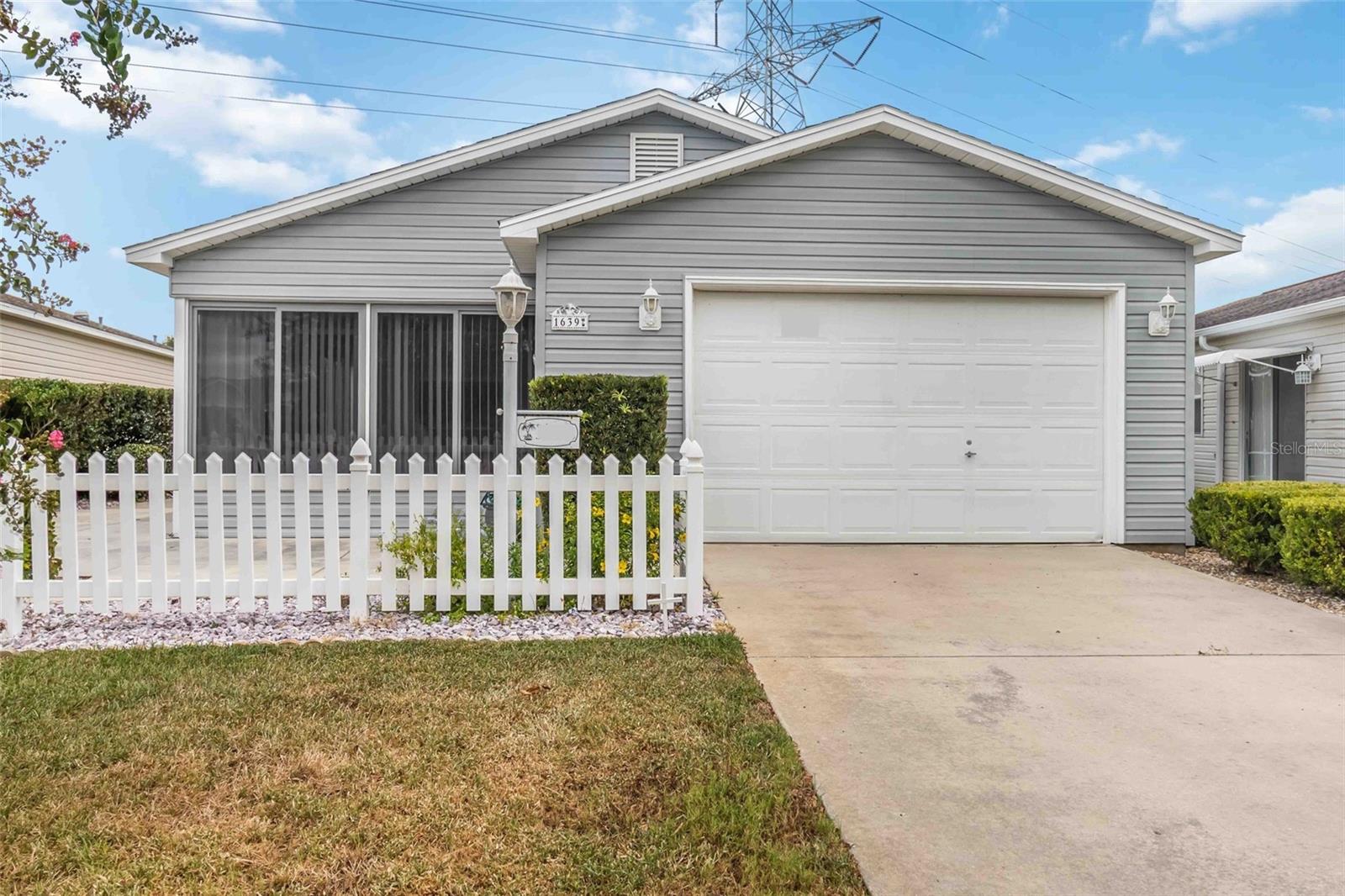 1639 Campos Dr Property Photo 1