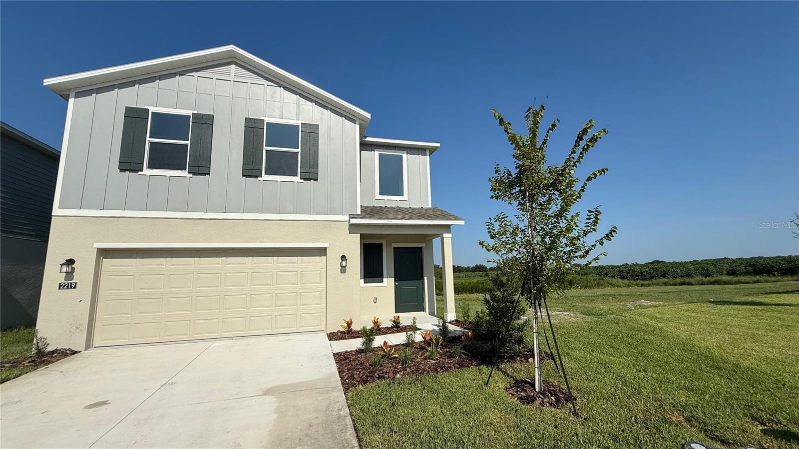 2219 Chris Dr Property Photo 1