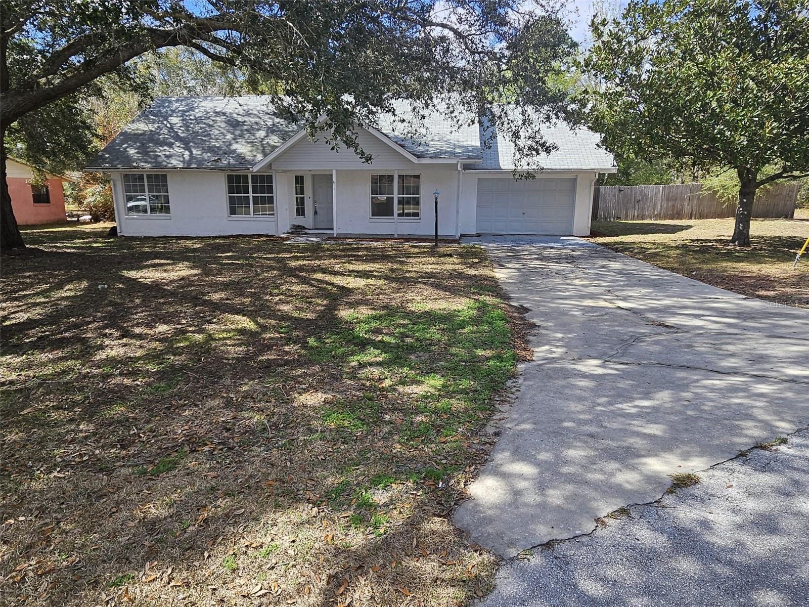 4 CEDAR TRACE WAY Property Photo 1