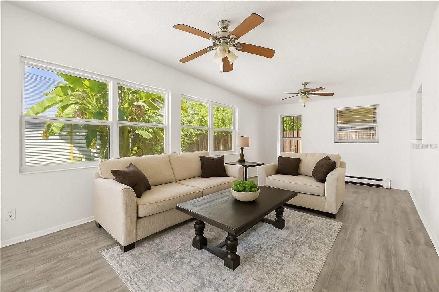 1849 Viburnum Ln Property Photo 3
