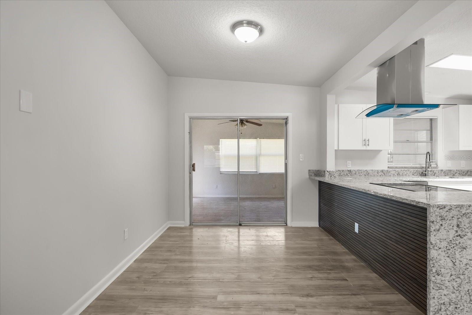 1849 Viburnum Ln Property Photo 6