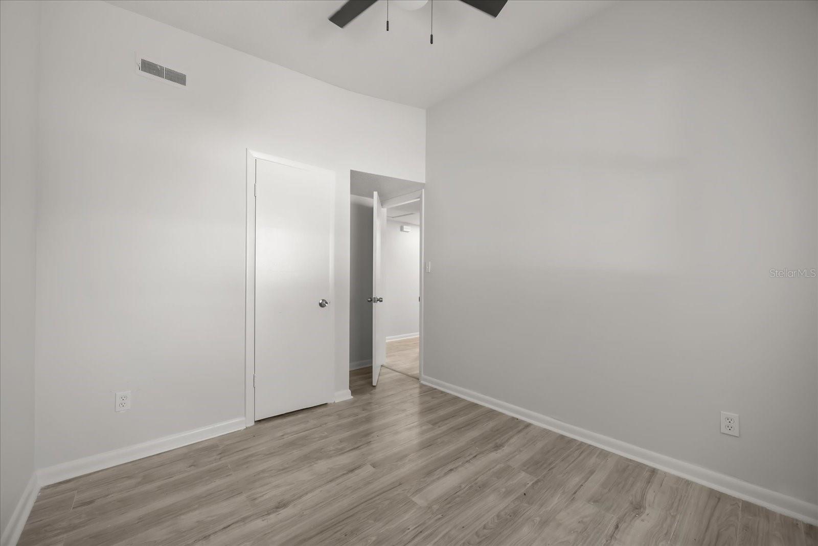 1849 Viburnum Ln Property Photo 12