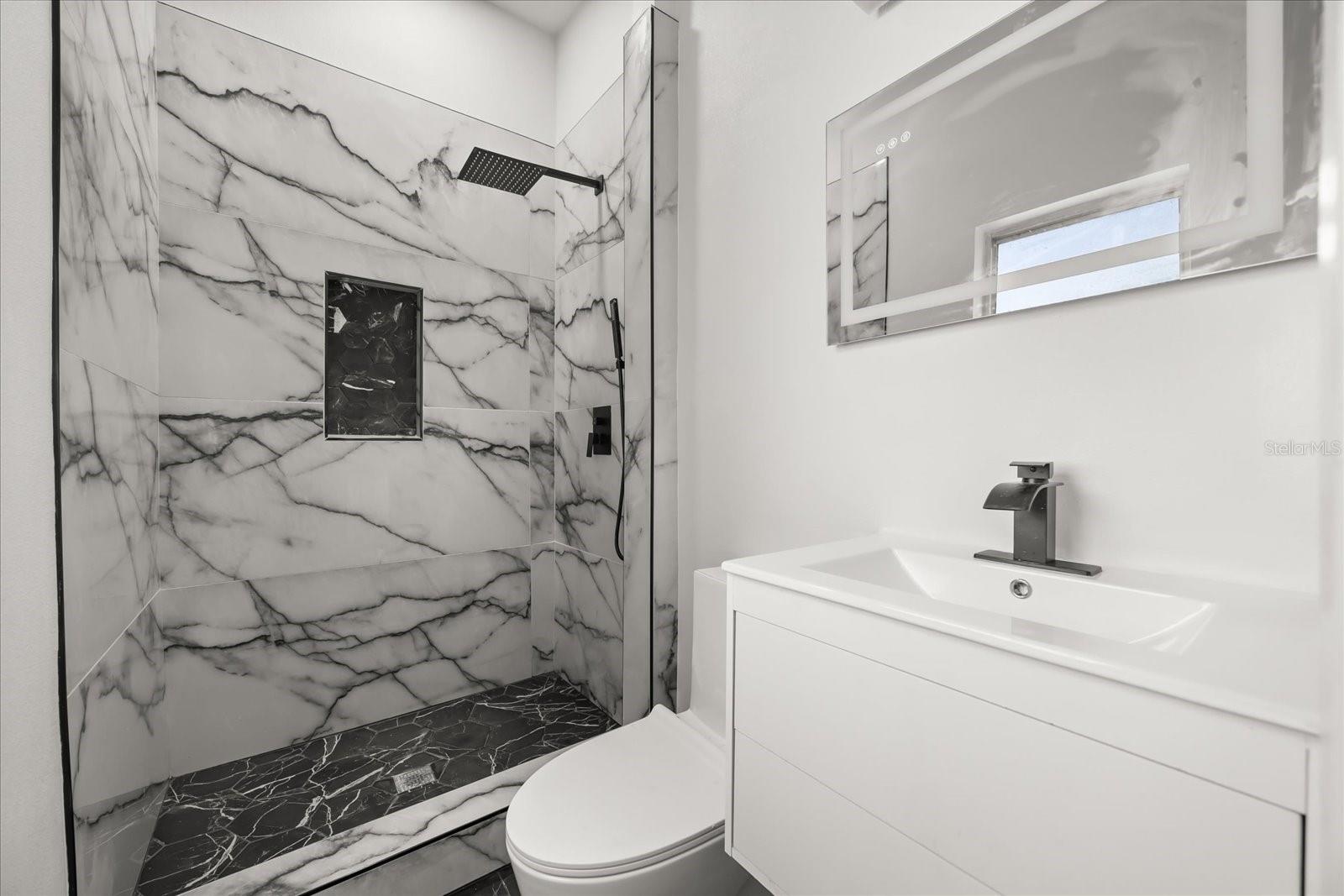 1849 Viburnum Ln Property Photo 16