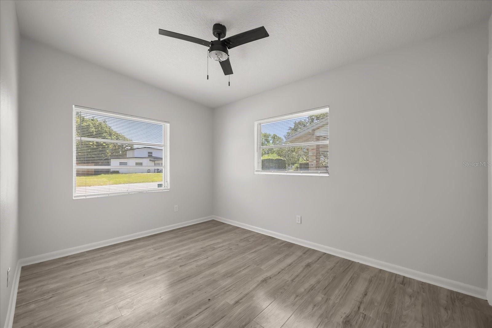 1849 Viburnum Ln Property Photo 17