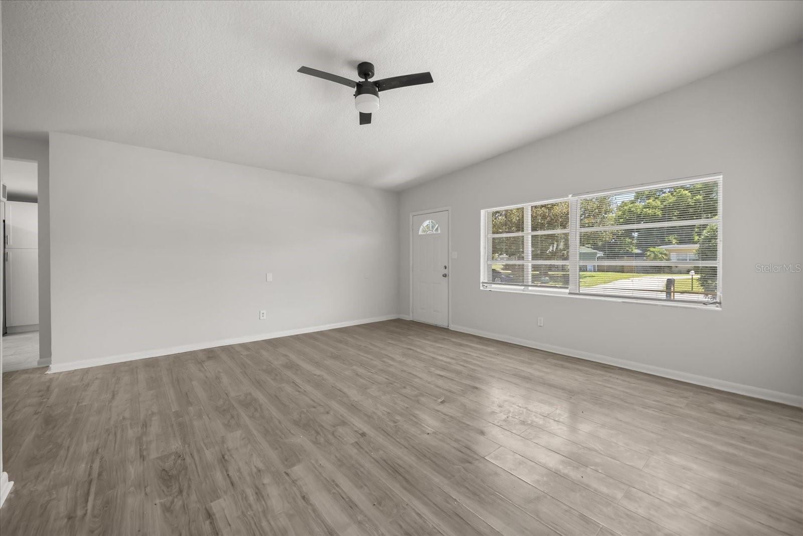 1849 Viburnum Ln Property Photo 21