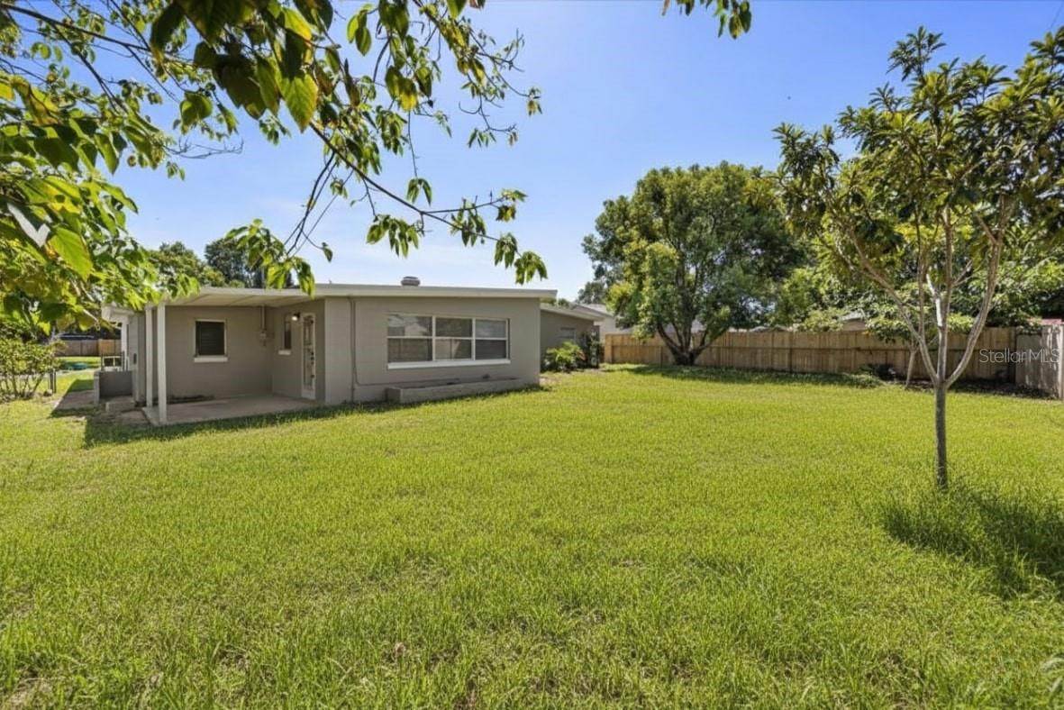 1849 Viburnum Ln Property Photo 23