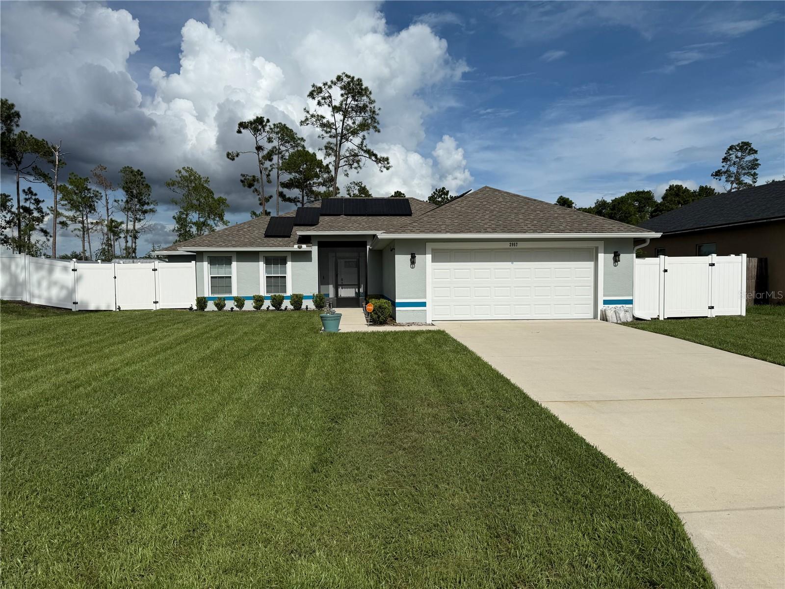 2957 E Slater Dr Property Photo 1