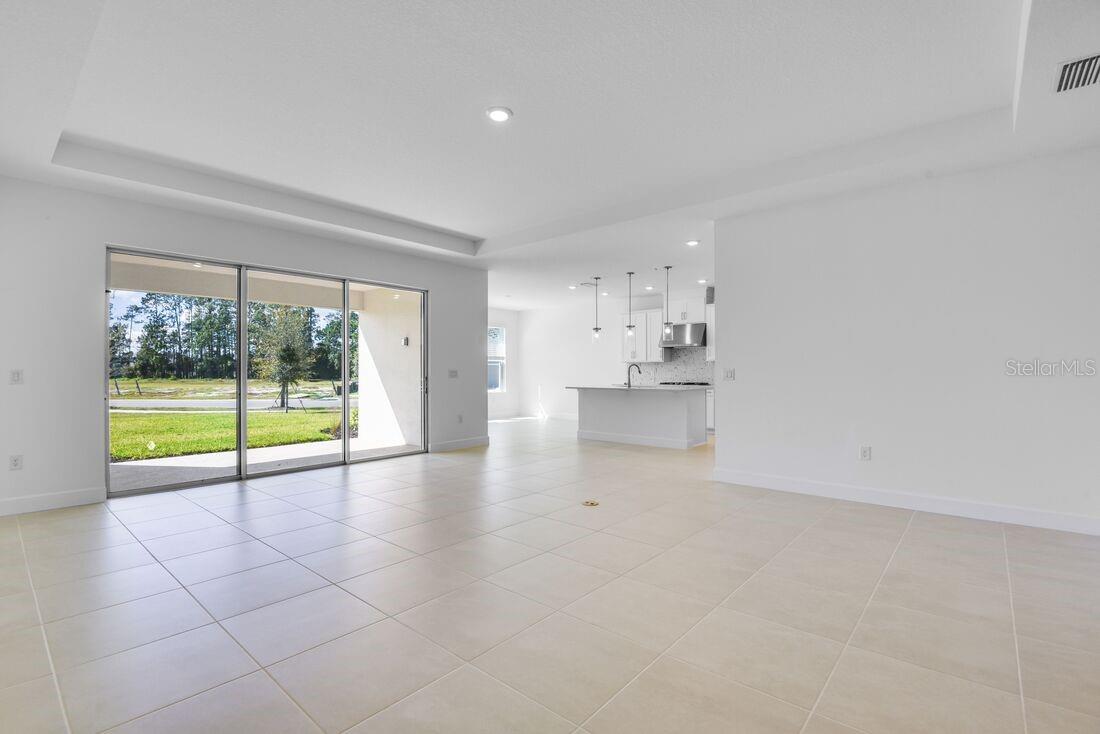 672 Junonia Blvd Property Photo 9