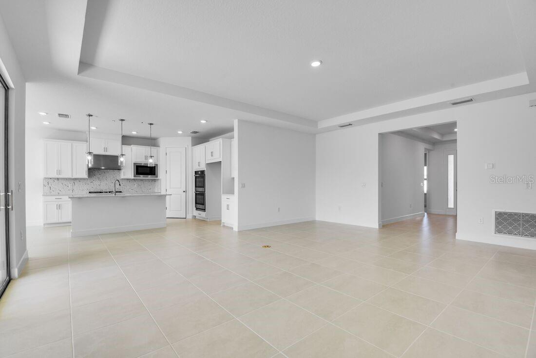 672 Junonia Blvd Property Photo 13