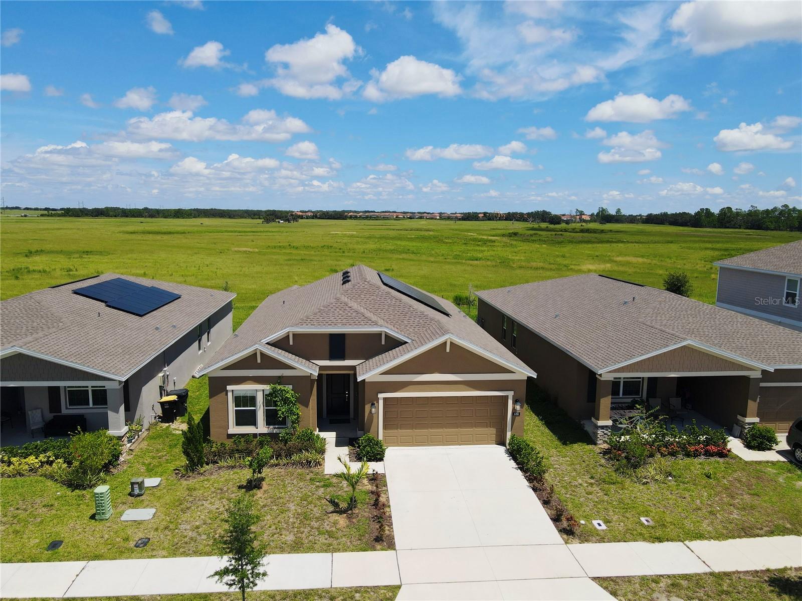 680 Daring Dr Property Photo 1