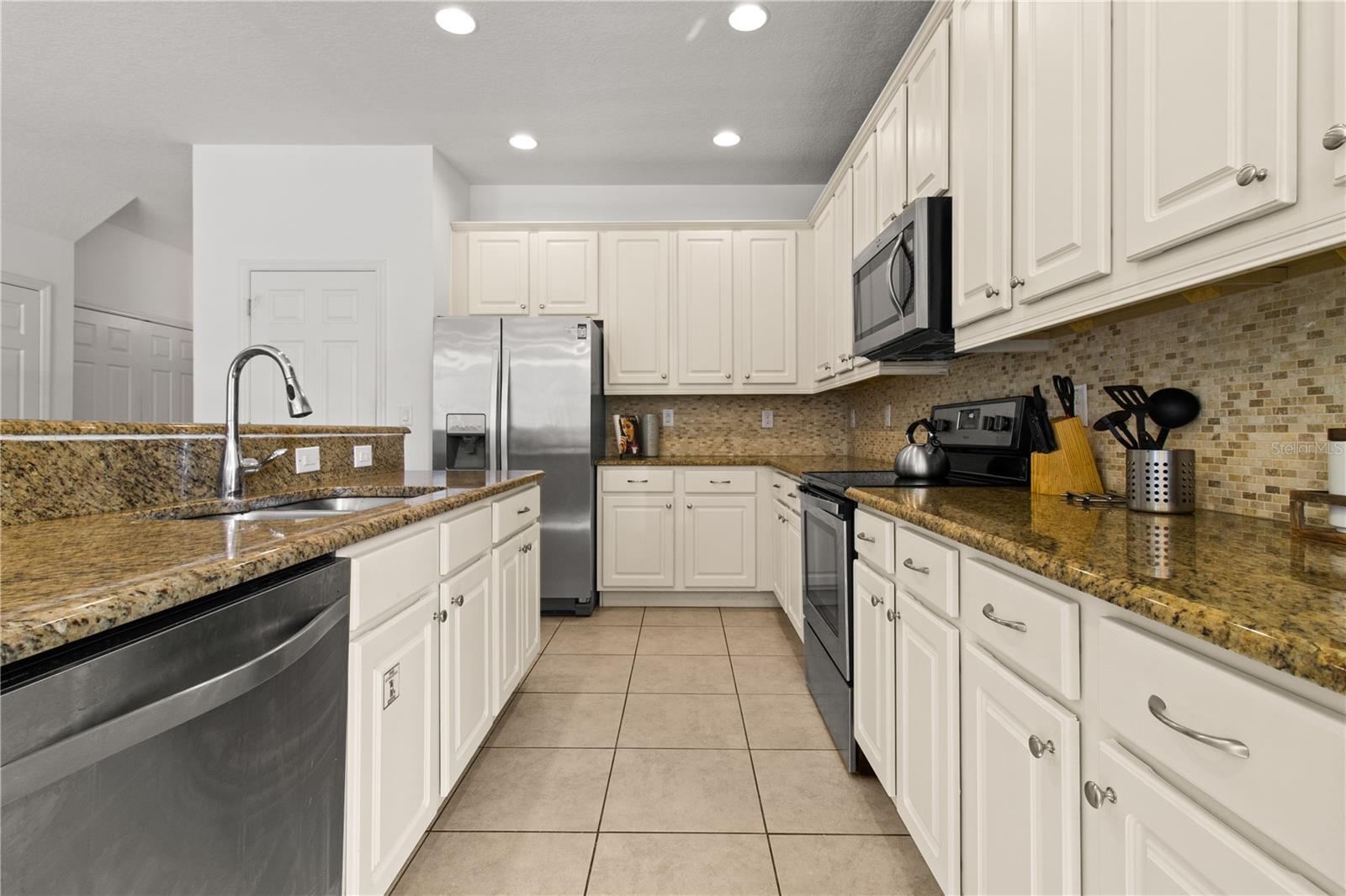 4414 Shiva Loop Property Photo 10