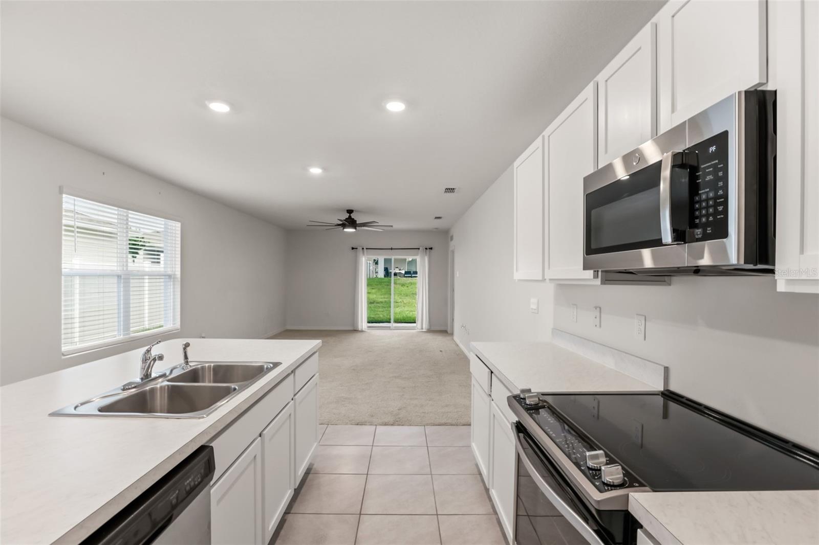 935 August Sky Dr Property Photo 9