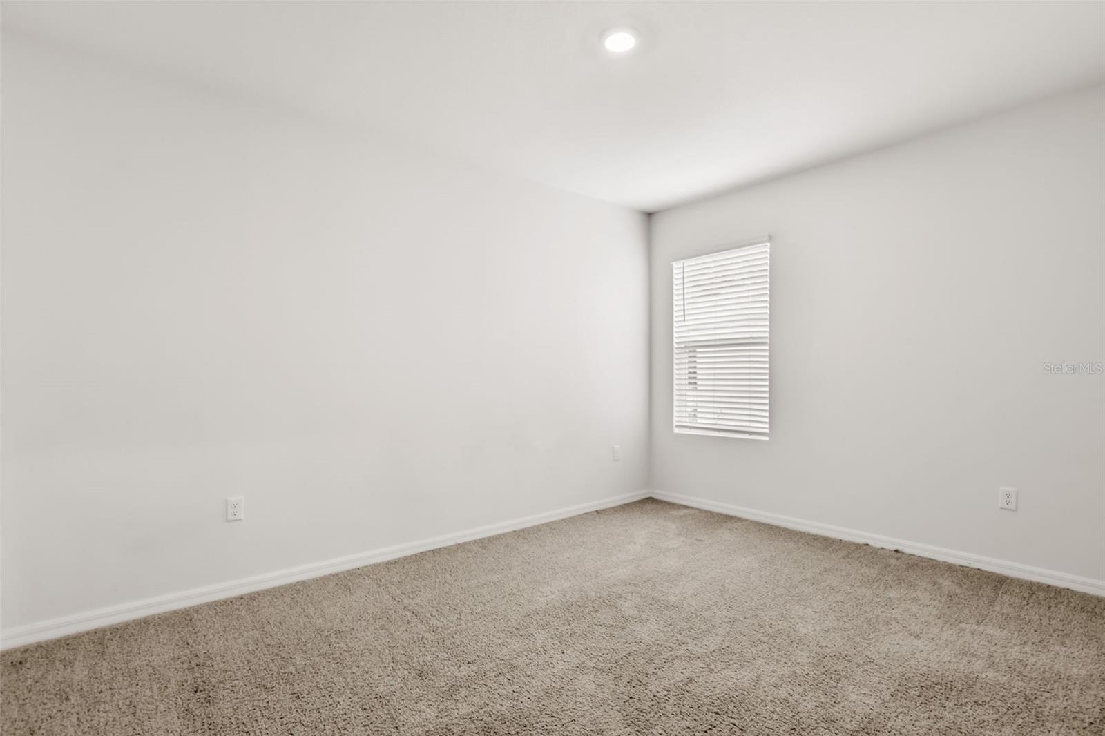 935 August Sky Dr Property Photo 24