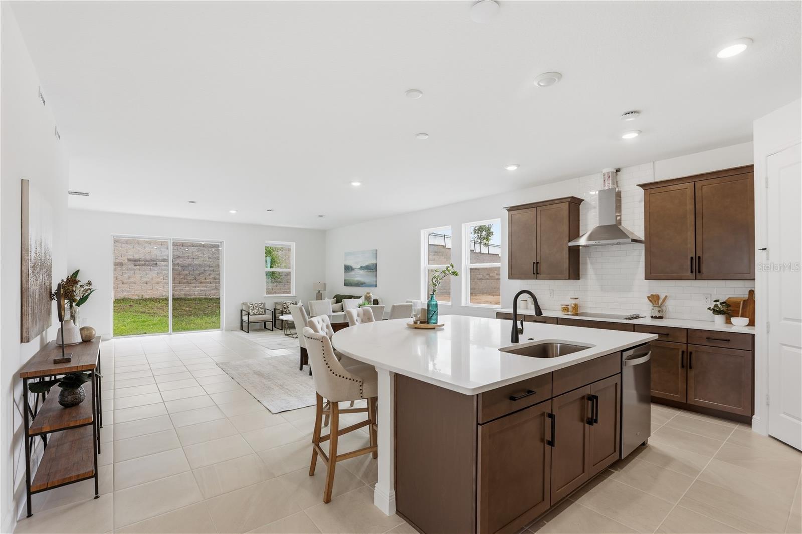 468 Veneto Cir Property Photo 6