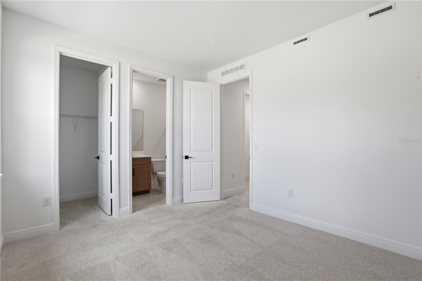 468 Veneto Cir Property Photo 13